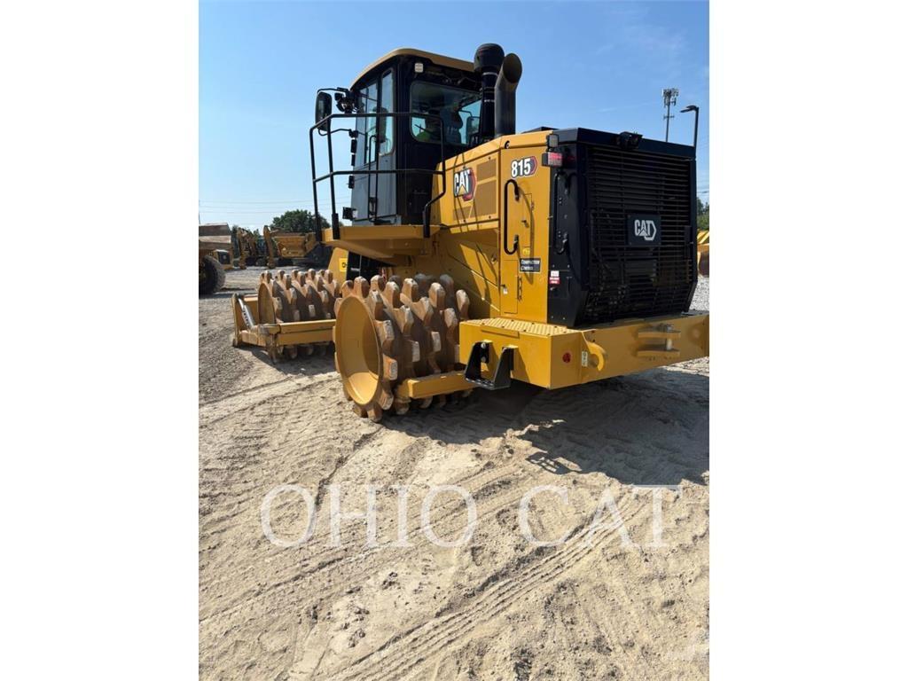 CAT 815 Buldozer sobre ruedas