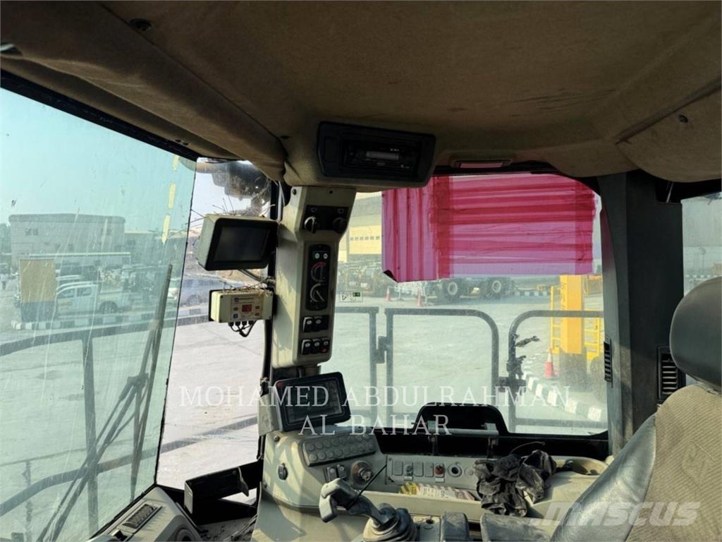 CAT 834K Buldozer sobre ruedas