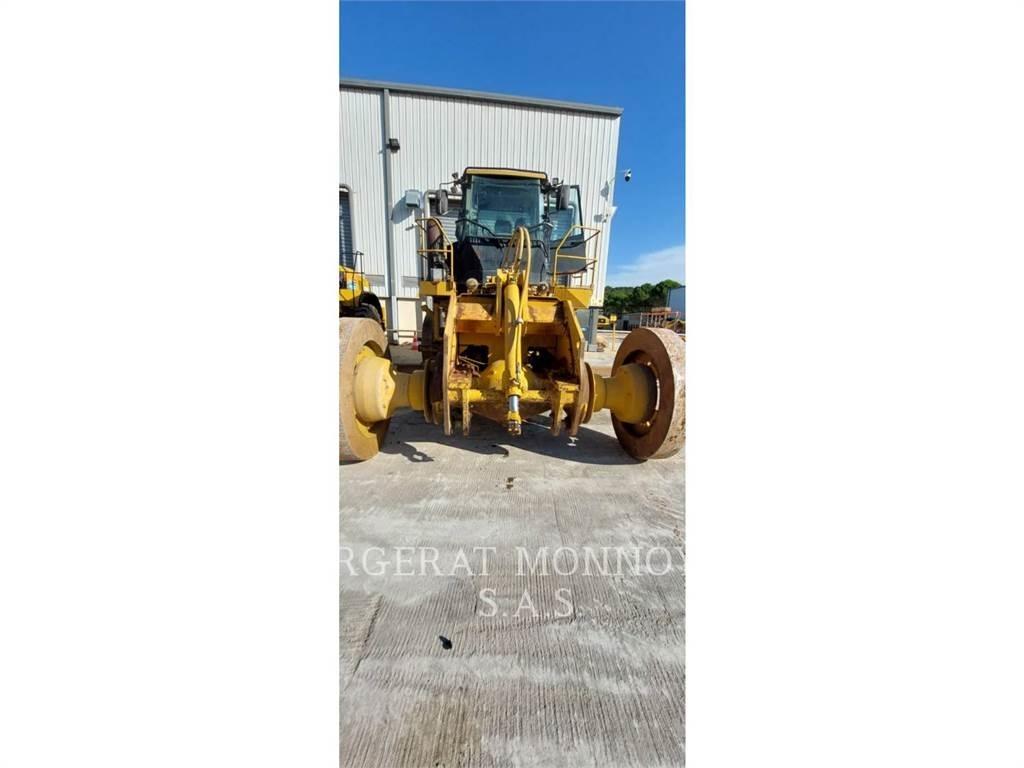 CAT 836K Buldozer sobre ruedas