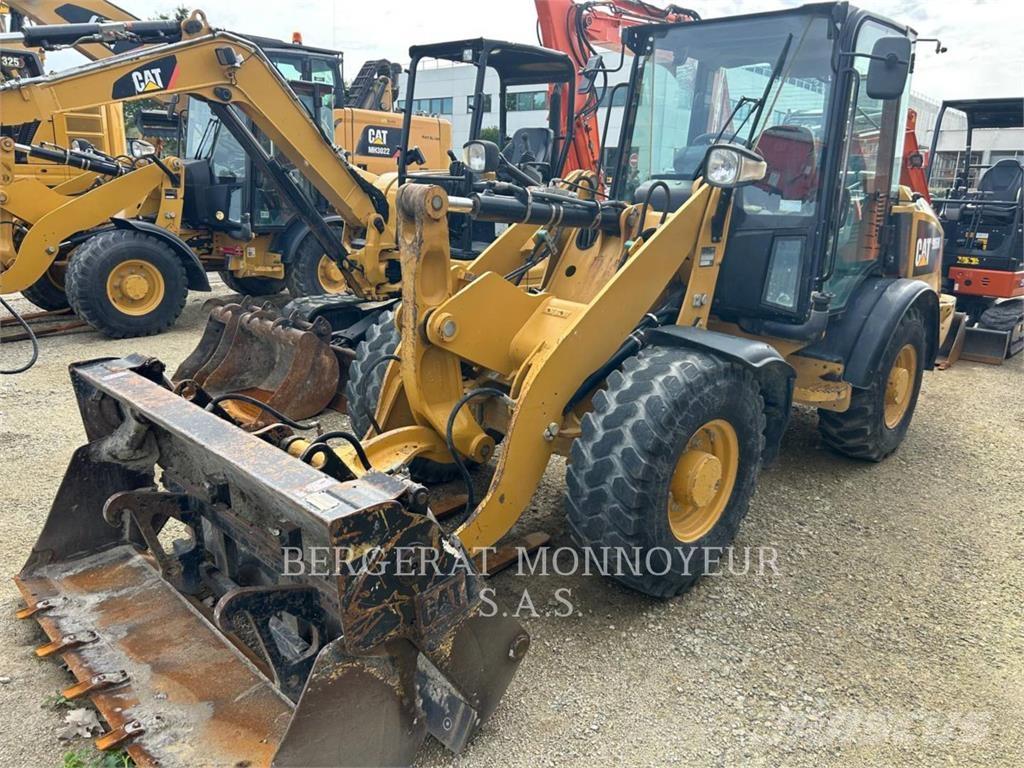 CAT 906M Cargadoras sobre ruedas