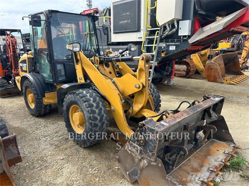 CAT 906M Cargadoras sobre ruedas