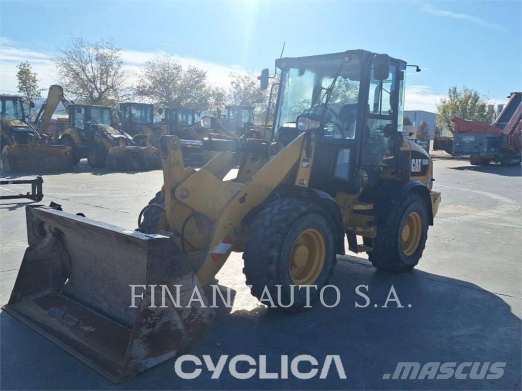 CAT 908M Cargadoras sobre ruedas