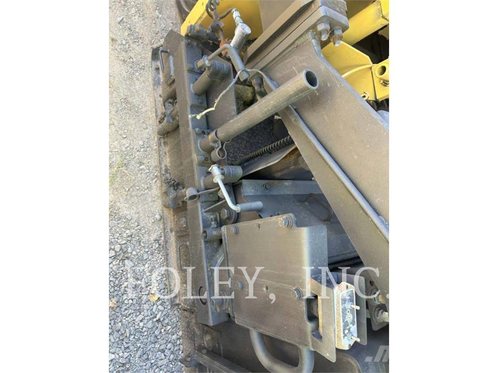 CAT AP-1055D Asfaltadoras