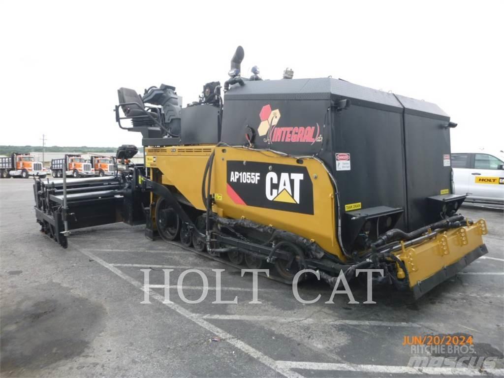 CAT AP1055F Asfaltadoras