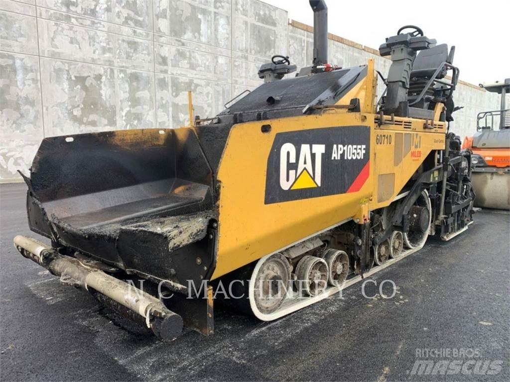 CAT AP1055F Asfaltadoras