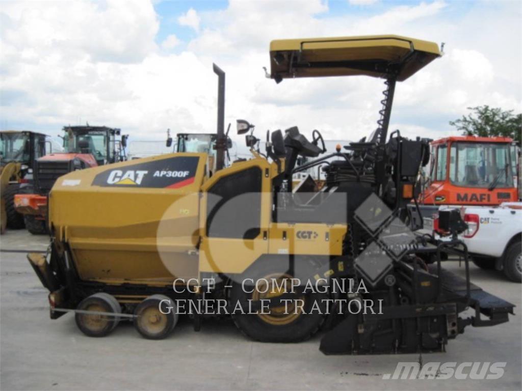 CAT AP300F Asfaltadoras