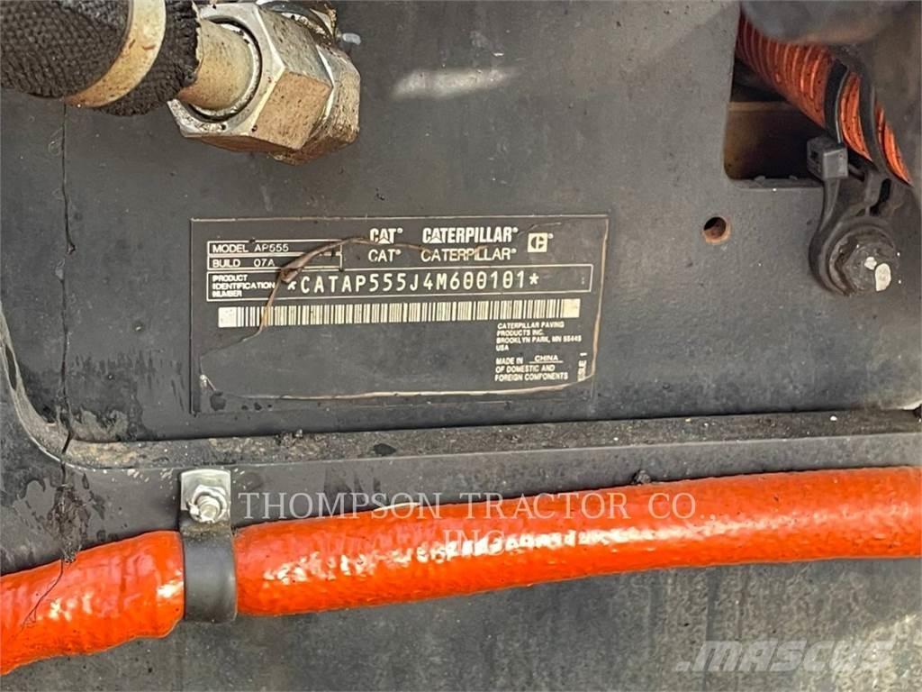 CAT AP555 Asfaltadoras