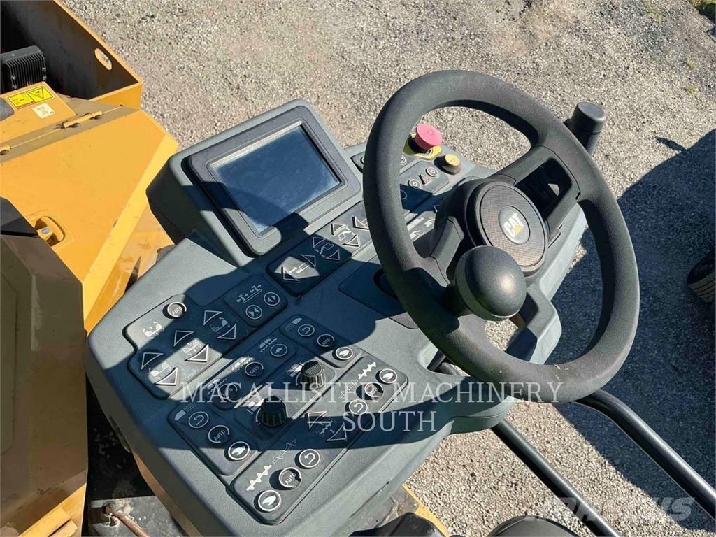 CAT AP555F Asfaltadoras