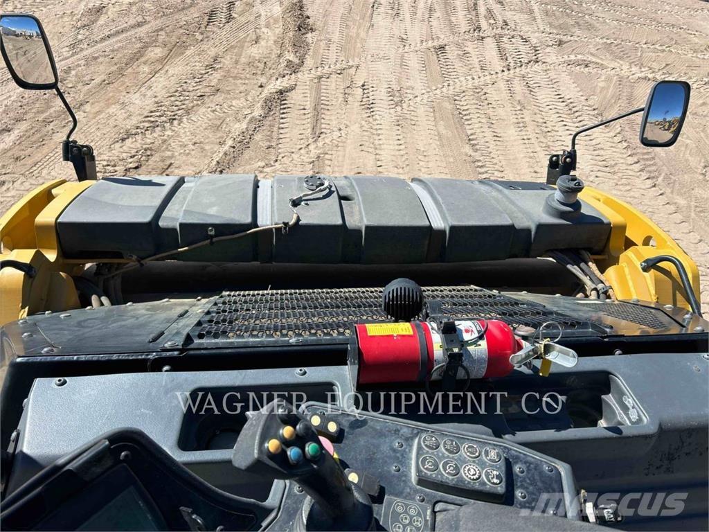 CAT CB16 Asfaltadoras