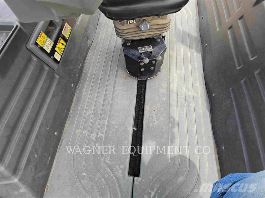 CAT CB64B Compactadoras de suelo