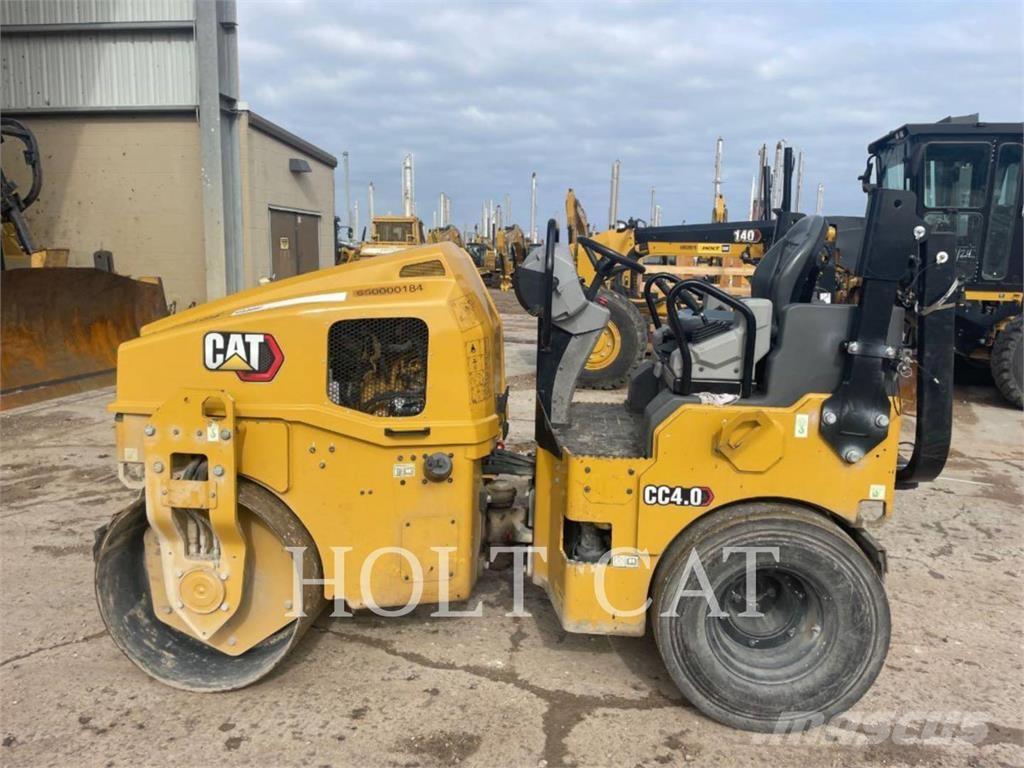 CAT CC4.0 Buldozer sobre ruedas