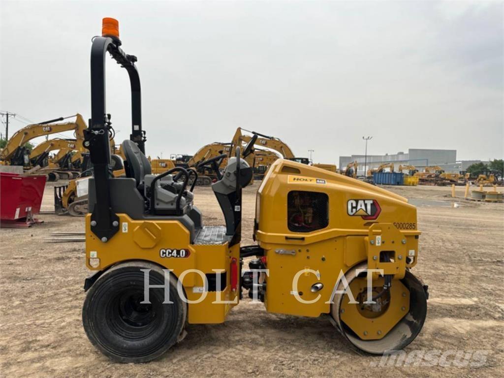 CAT CC4.0 Buldozer sobre ruedas