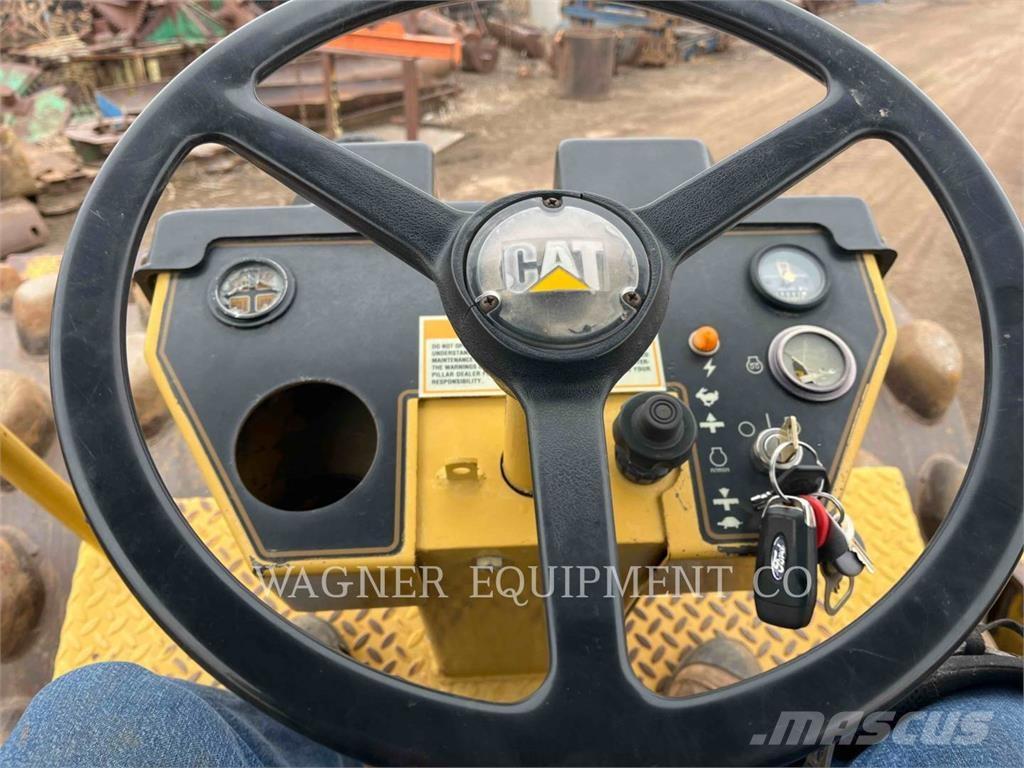 CAT CP-563C Compactadoras de suelo