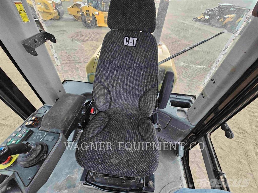 CAT CP56B Compactadoras de suelo