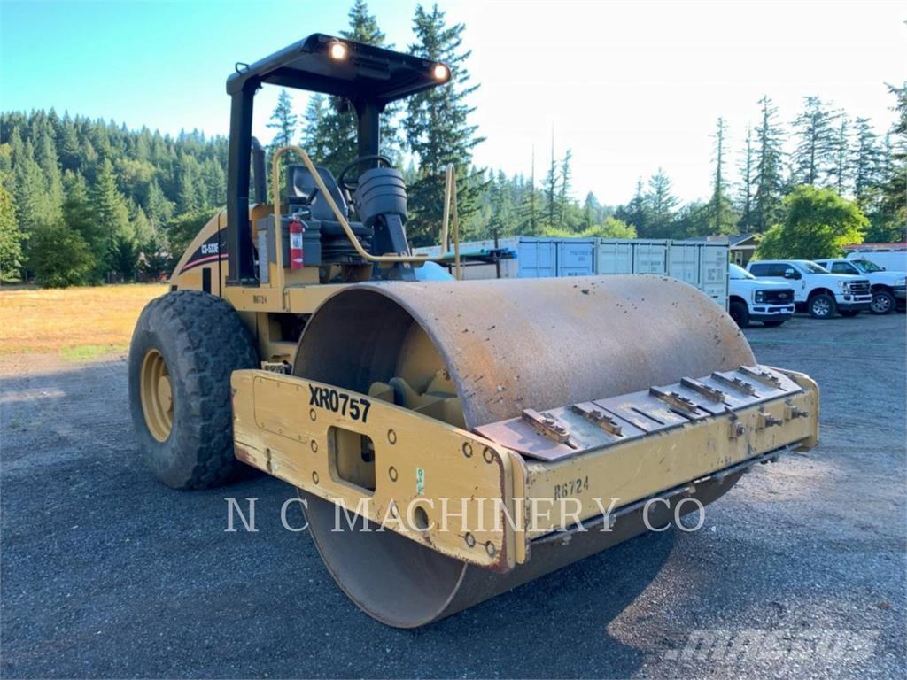 CAT CS533E Asfaltadoras