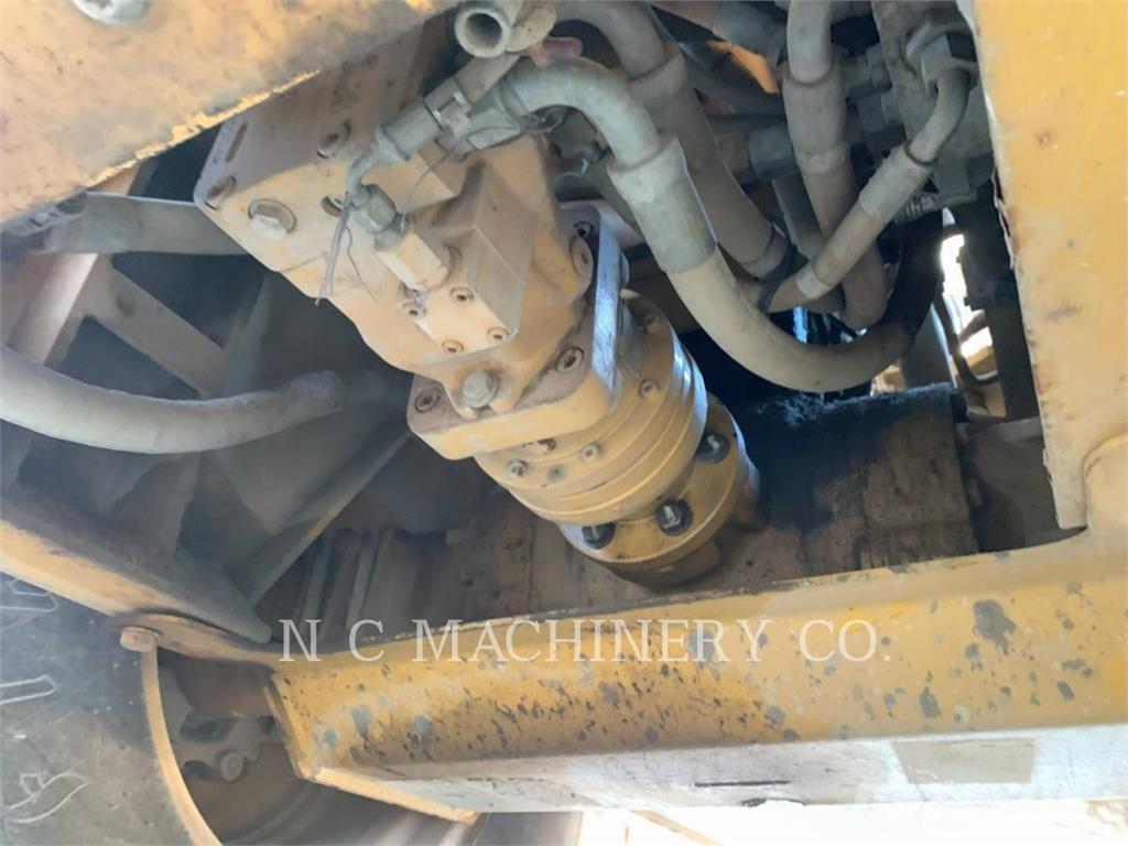 CAT CS533E Asfaltadoras