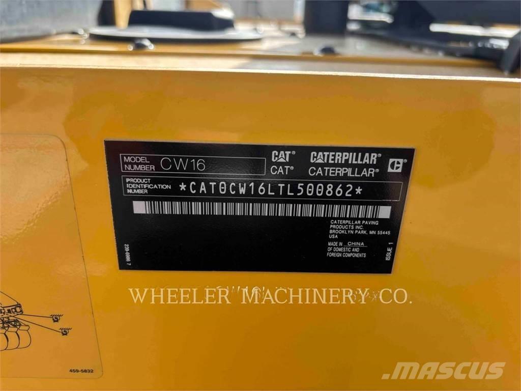 CAT CW16 Rodillos sobre neumáticos