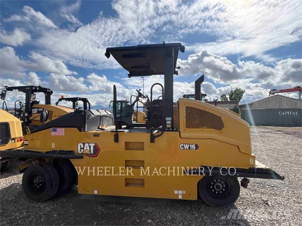 CAT CW16 Rodillos sobre neumáticos