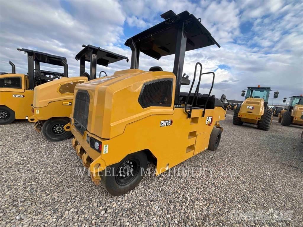 CAT CW16 Rodillos sobre neumáticos
