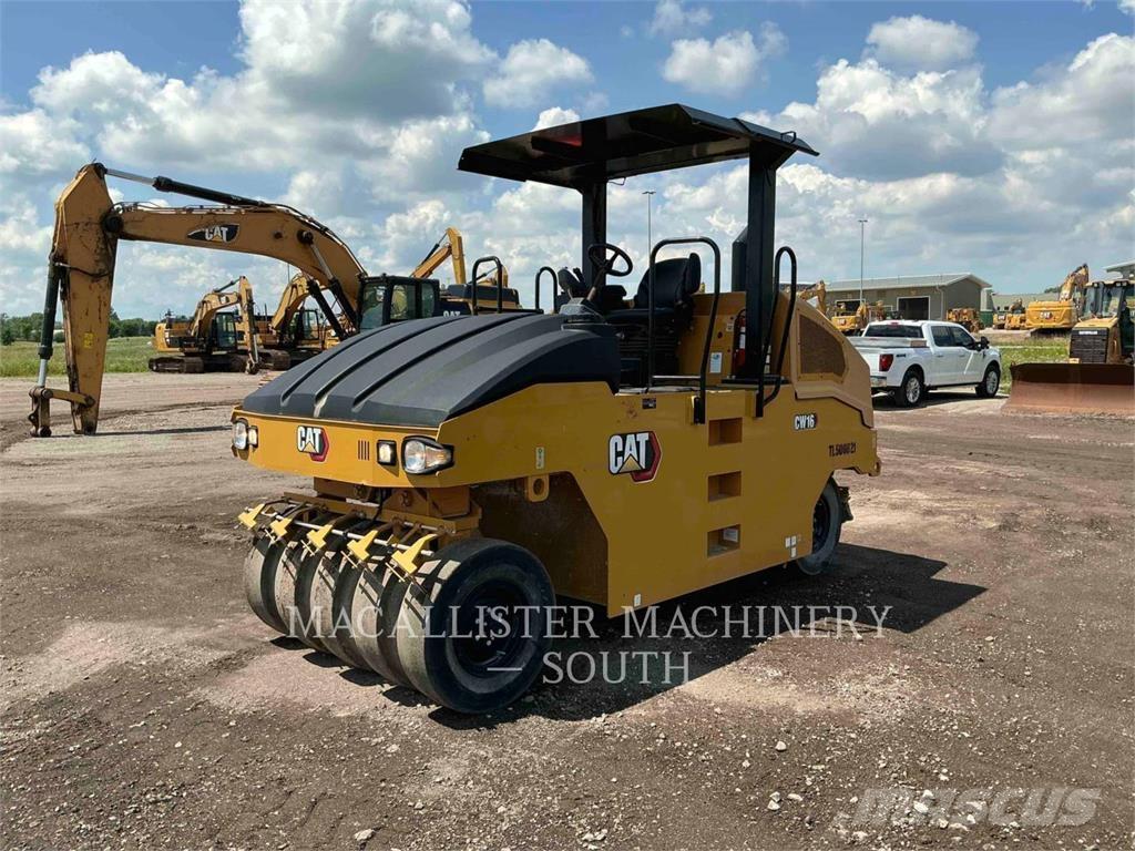 CAT CW16 Rodillos sobre neumáticos