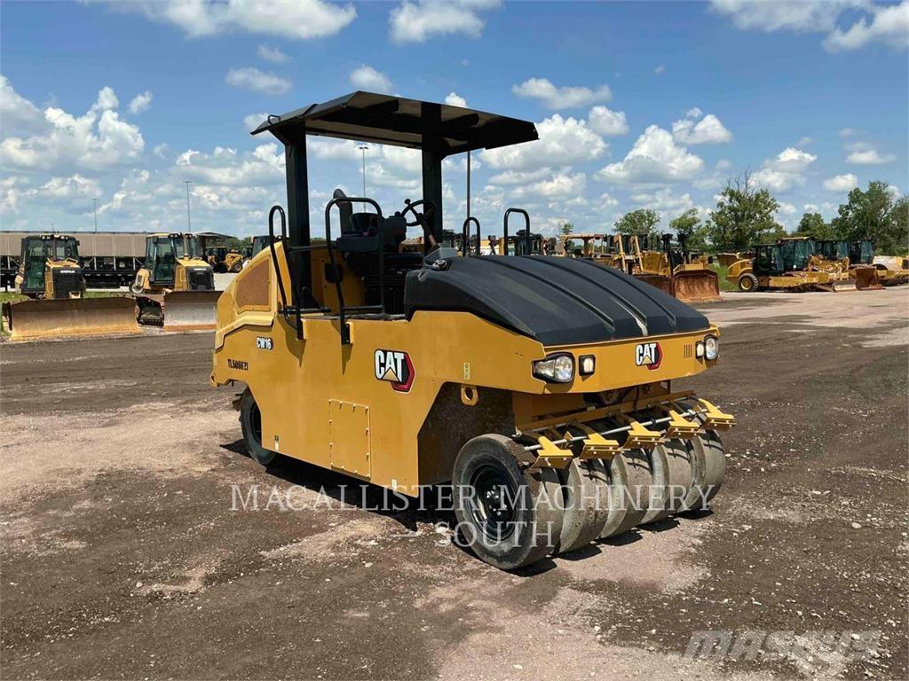 CAT CW16 Rodillos sobre neumáticos