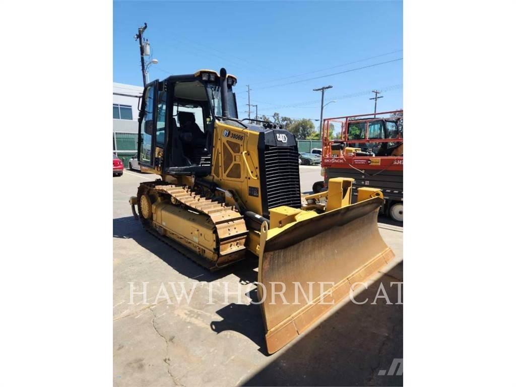 CAT D1 Buldozer sobre oruga