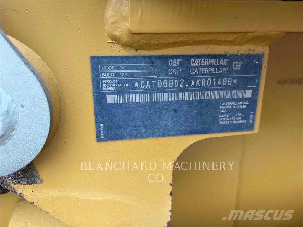 CAT D2 LGP Buldozer sobre oruga