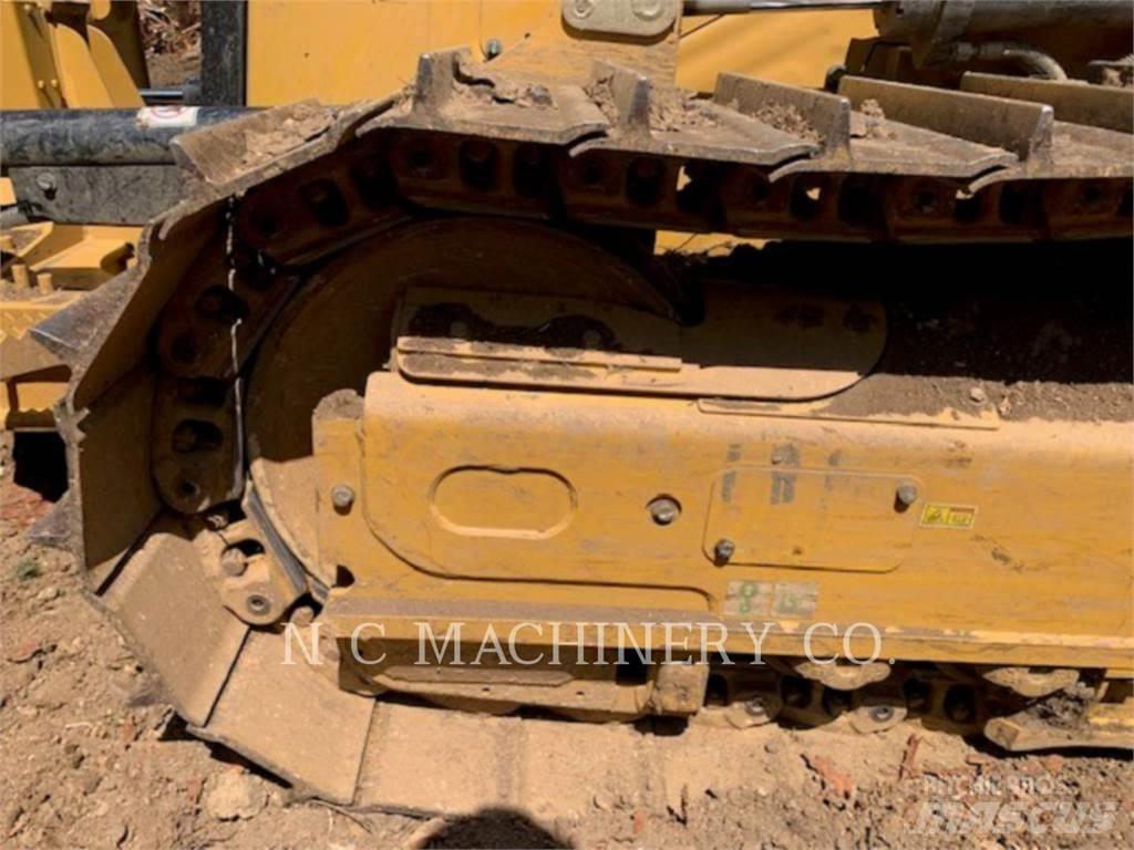 CAT D3 Buldozer sobre oruga