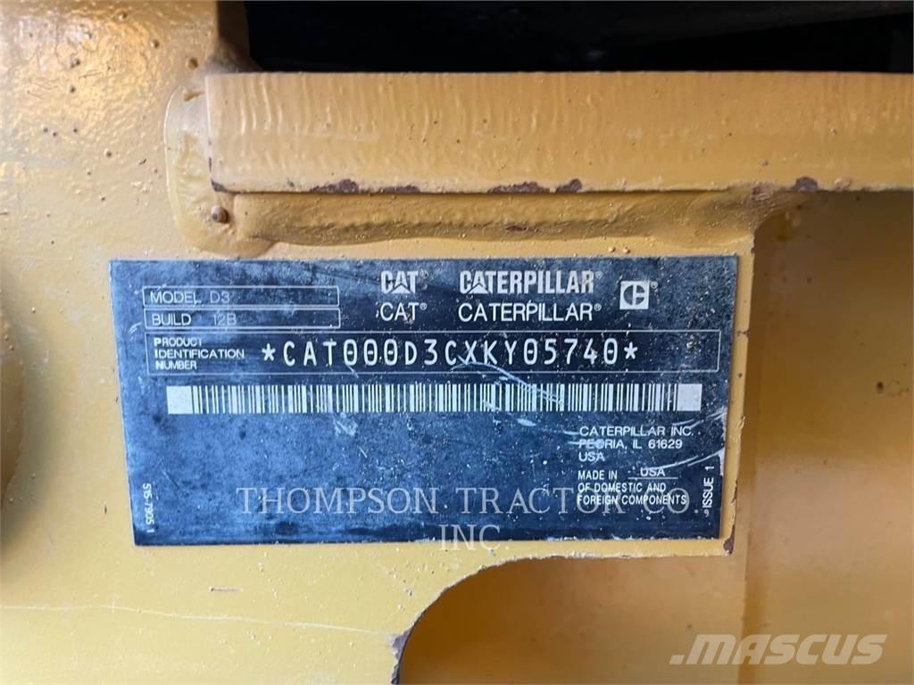 CAT D3 Buldozer sobre oruga