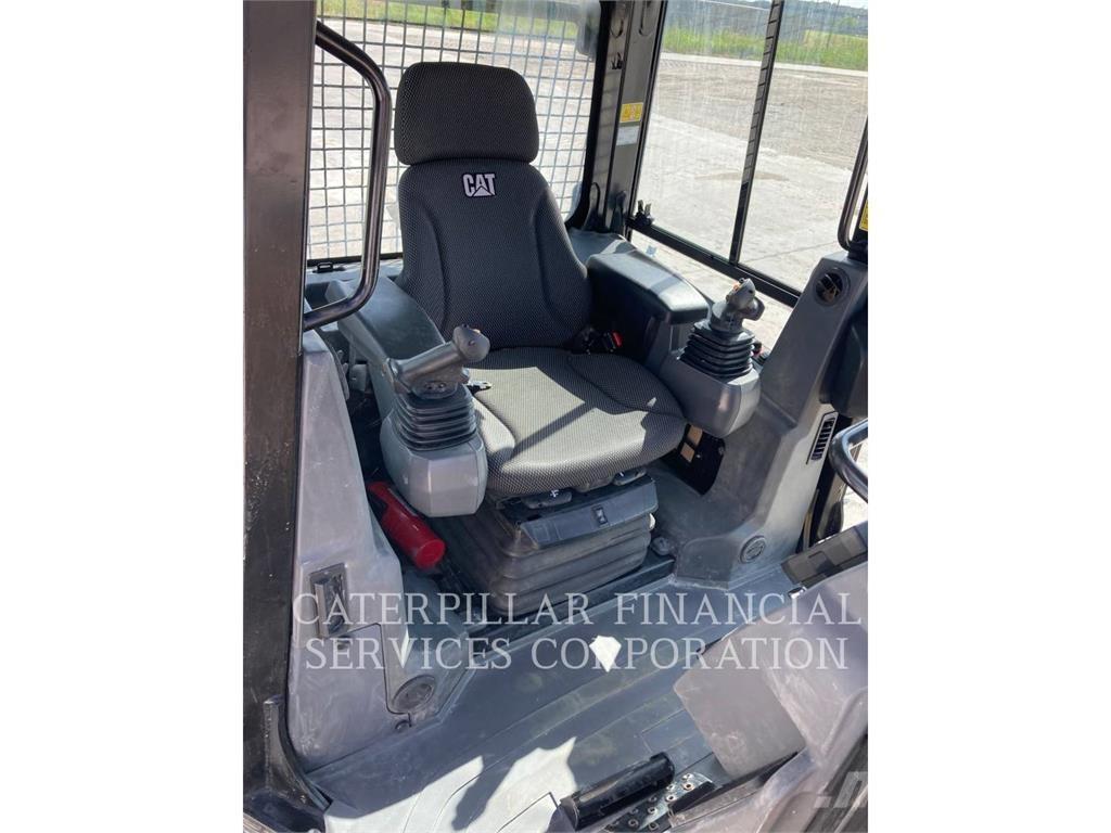 CAT D3-12 Buldozer sobre oruga