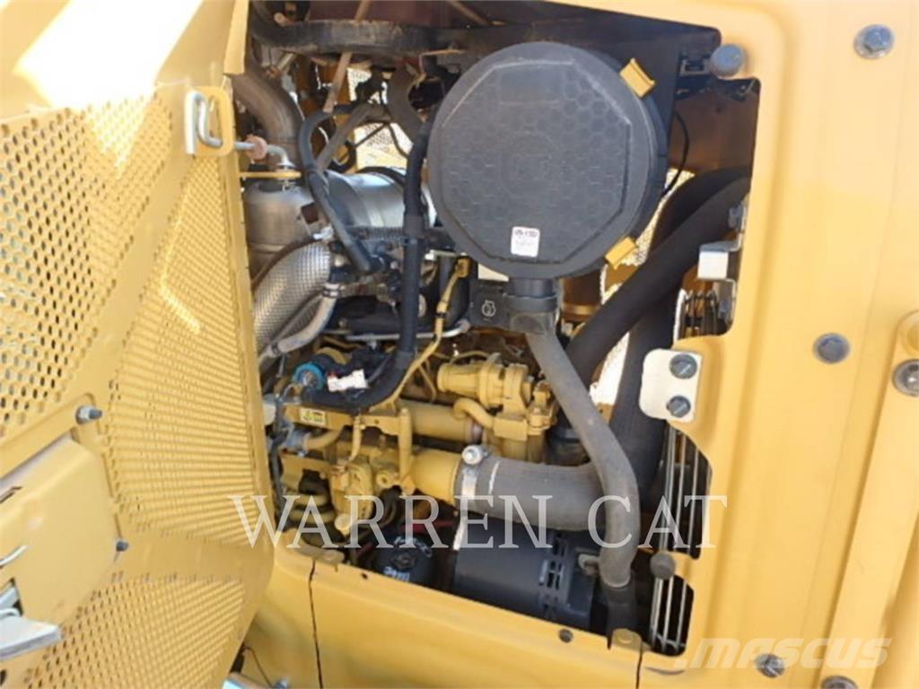 CAT D3 ARO Buldozer sobre oruga