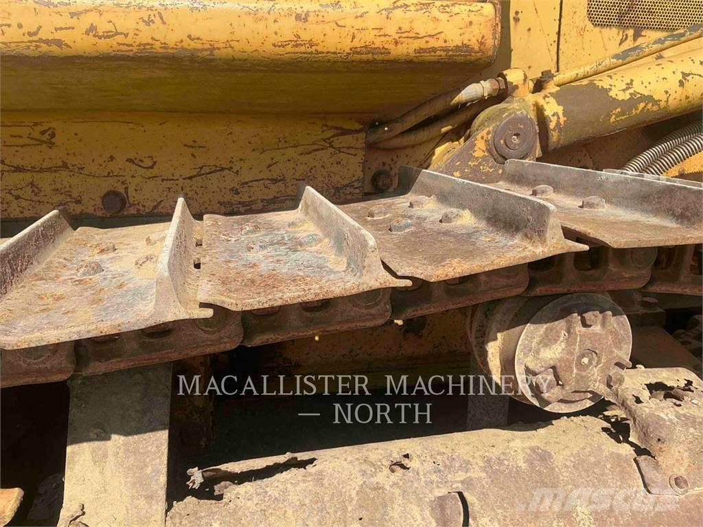 CAT D3C Buldozer sobre oruga