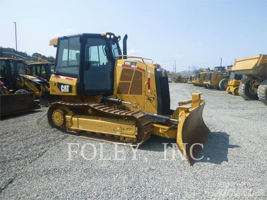 CAT D3K2XL Buldozer sobre oruga