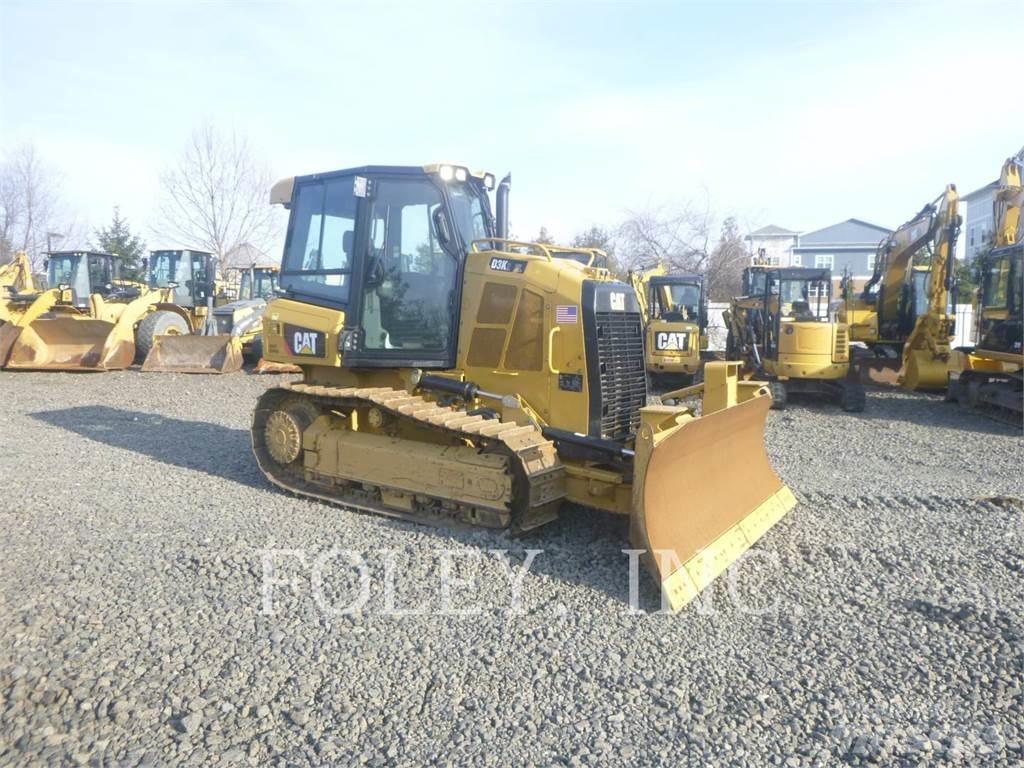 CAT D3K2XL Buldozer sobre oruga