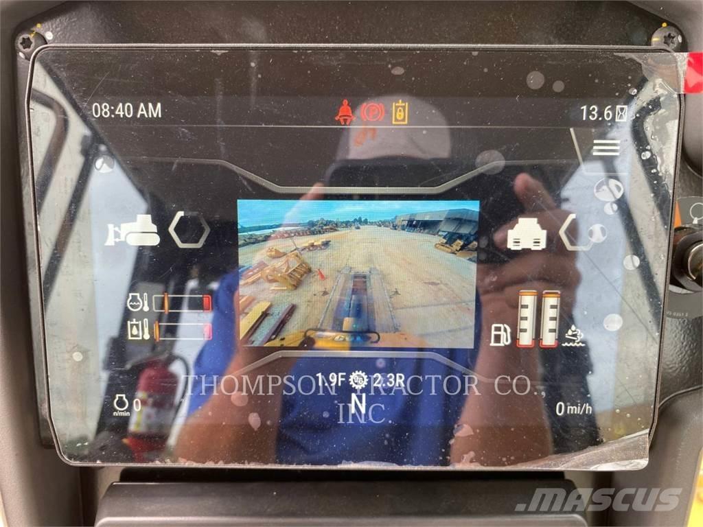 CAT D4 Buldozer sobre oruga