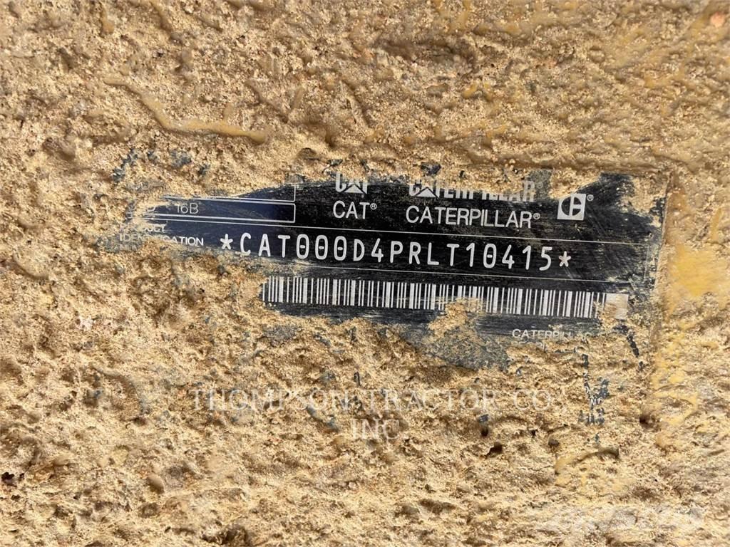 CAT D4 Buldozer sobre oruga