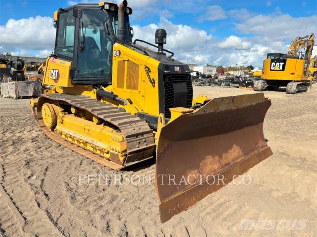 CAT D4 Buldozer sobre oruga