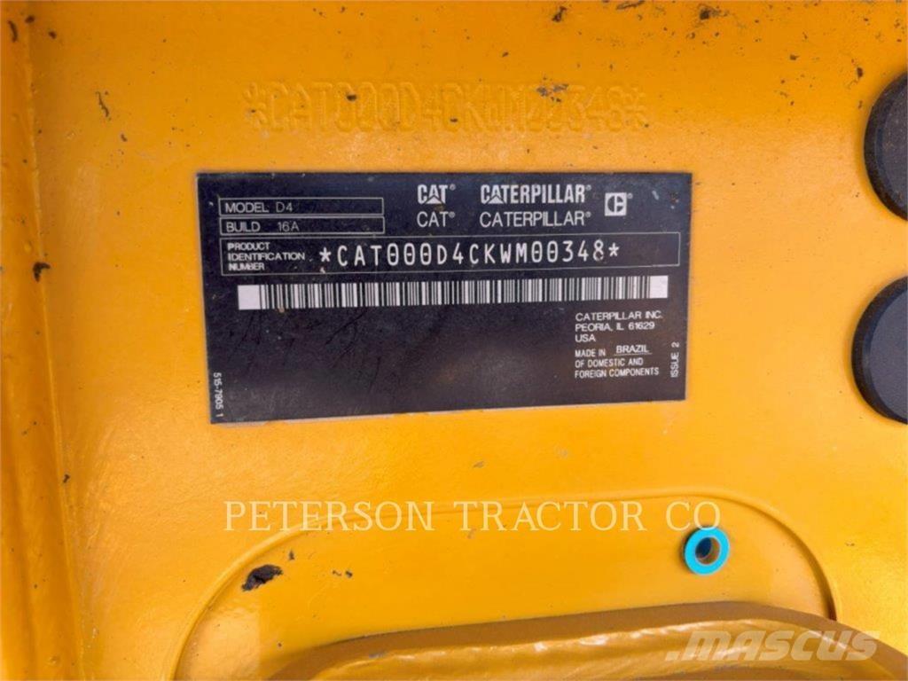 CAT D4 Buldozer sobre oruga