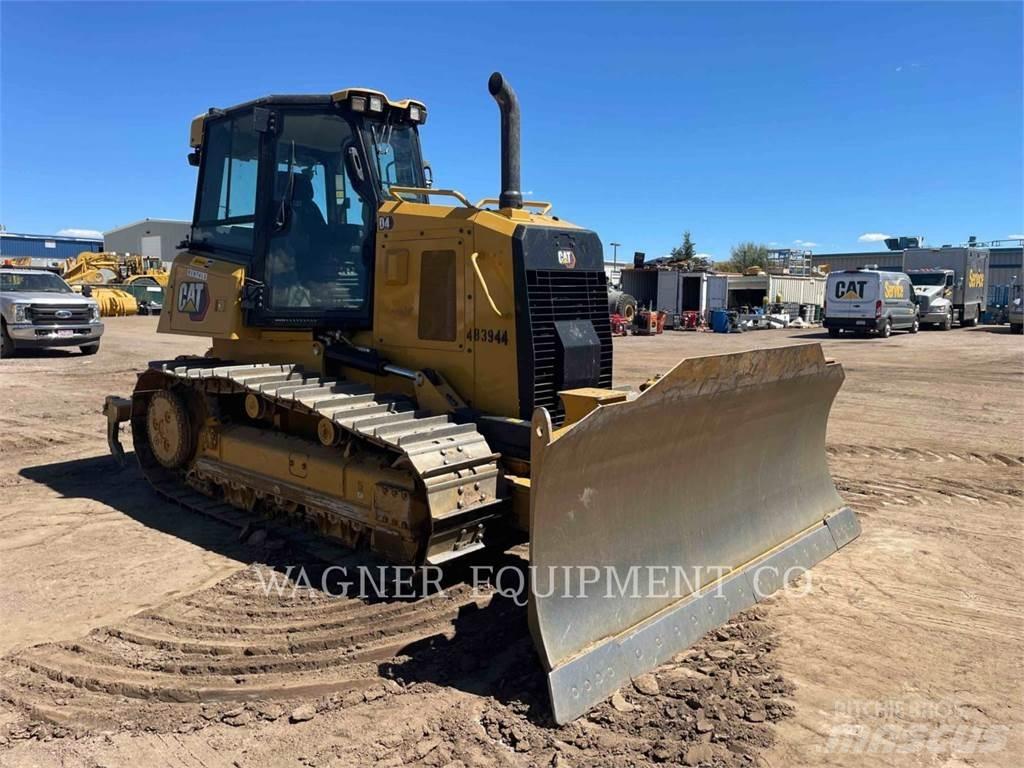 CAT D4 Buldozer sobre oruga