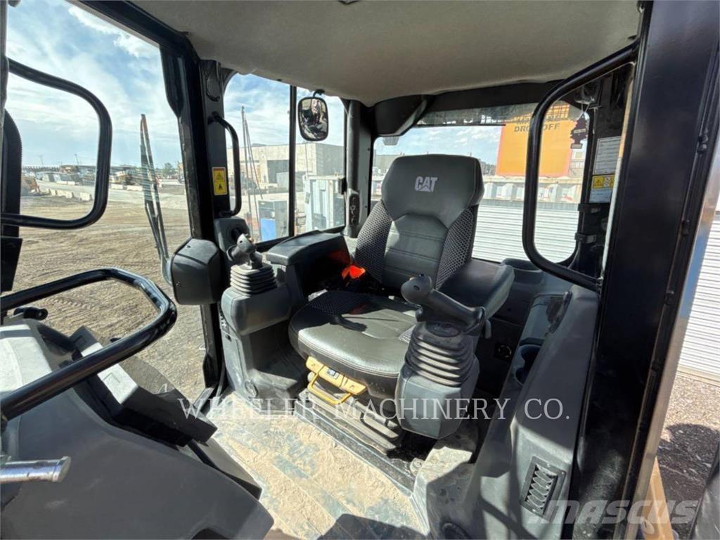 CAT D4 XL Buldozer sobre oruga