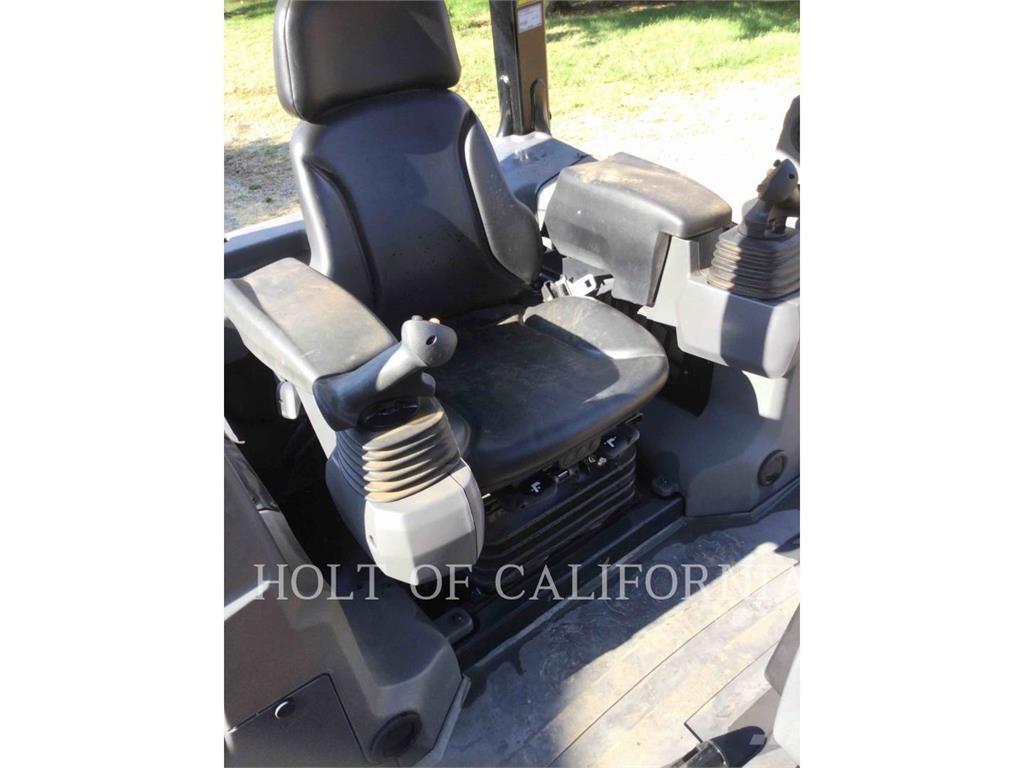 CAT D4K2 Buldozer sobre oruga