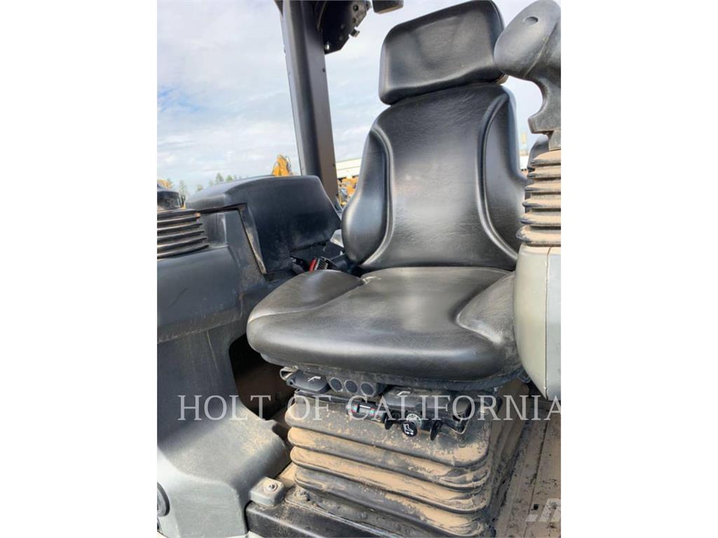 CAT D4K2 Buldozer sobre oruga