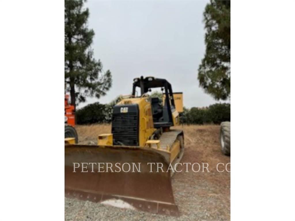 CAT D4K2 Buldozer sobre oruga