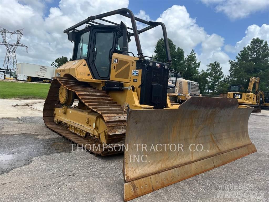 CAT D5 Buldozer sobre oruga