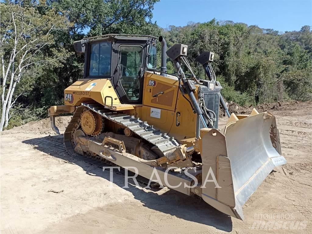 CAT D5 Buldozer sobre oruga