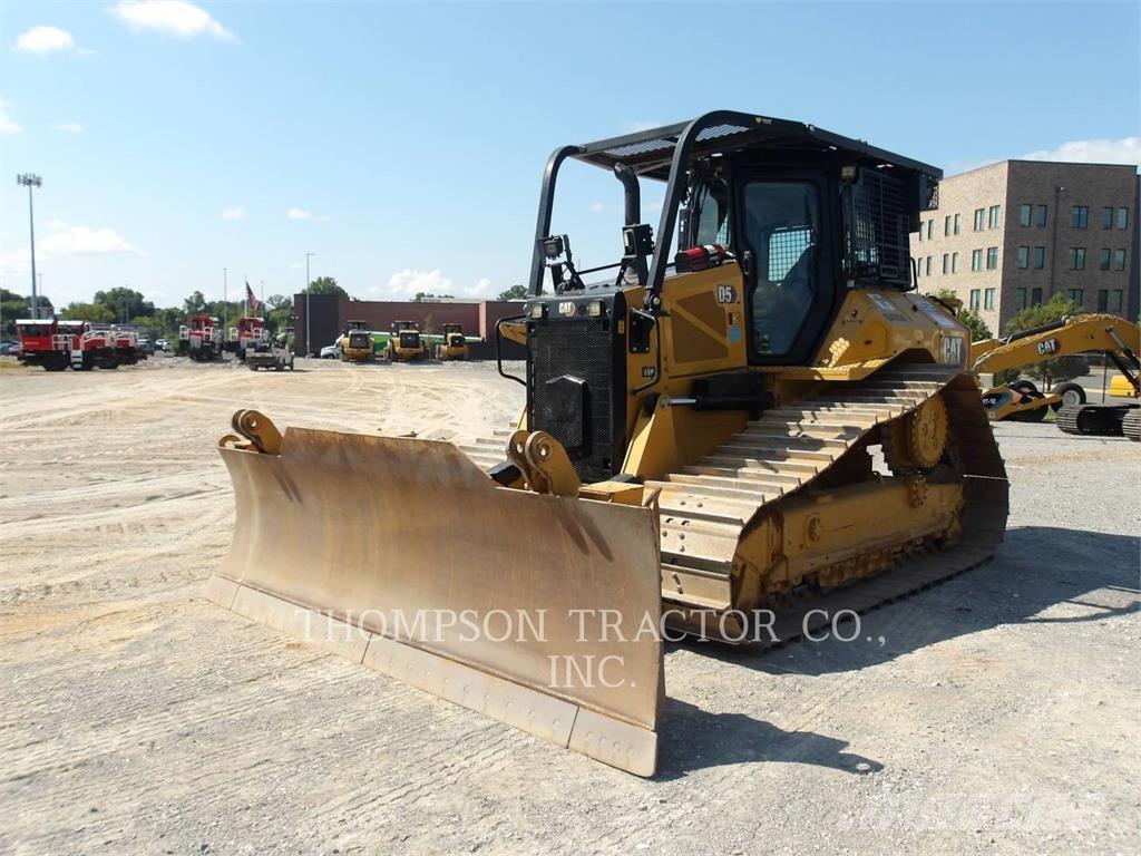 CAT D5 Buldozer sobre oruga