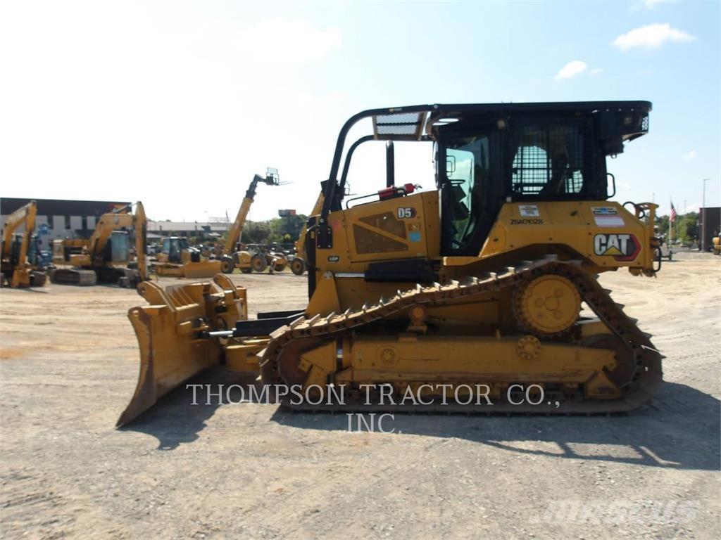 CAT D5 Buldozer sobre oruga