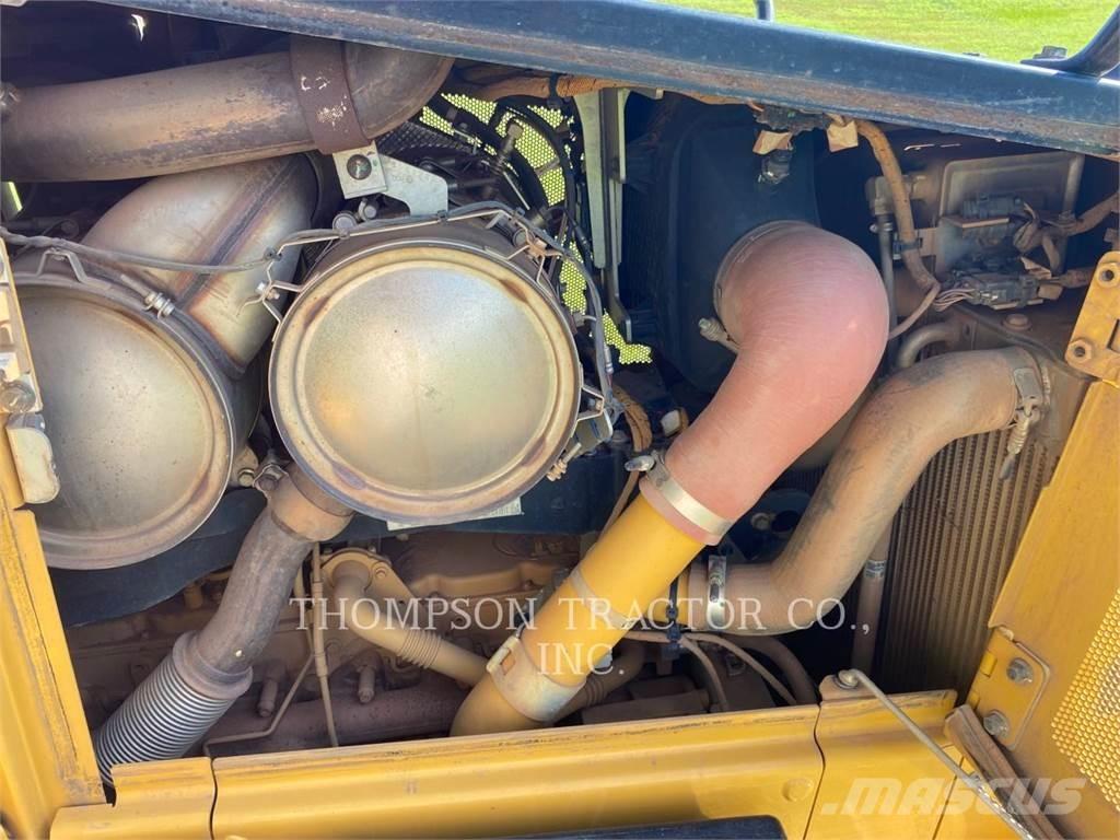 CAT D5 Buldozer sobre oruga