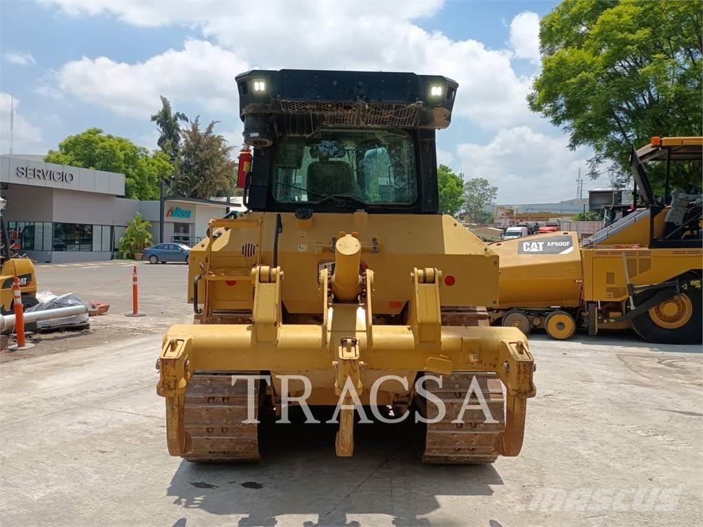 CAT D5 Buldozer sobre oruga