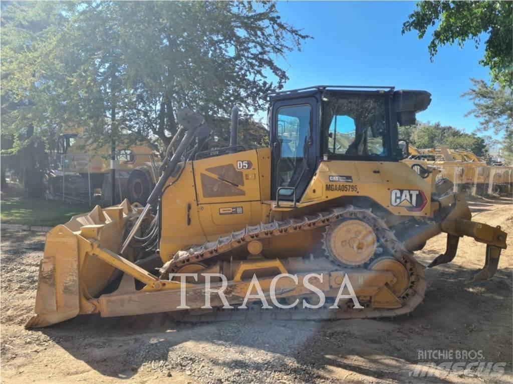 CAT D5 Buldozer sobre oruga